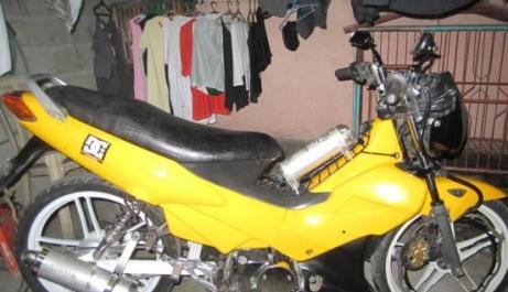 Yellow Honda Xrm 110 photo